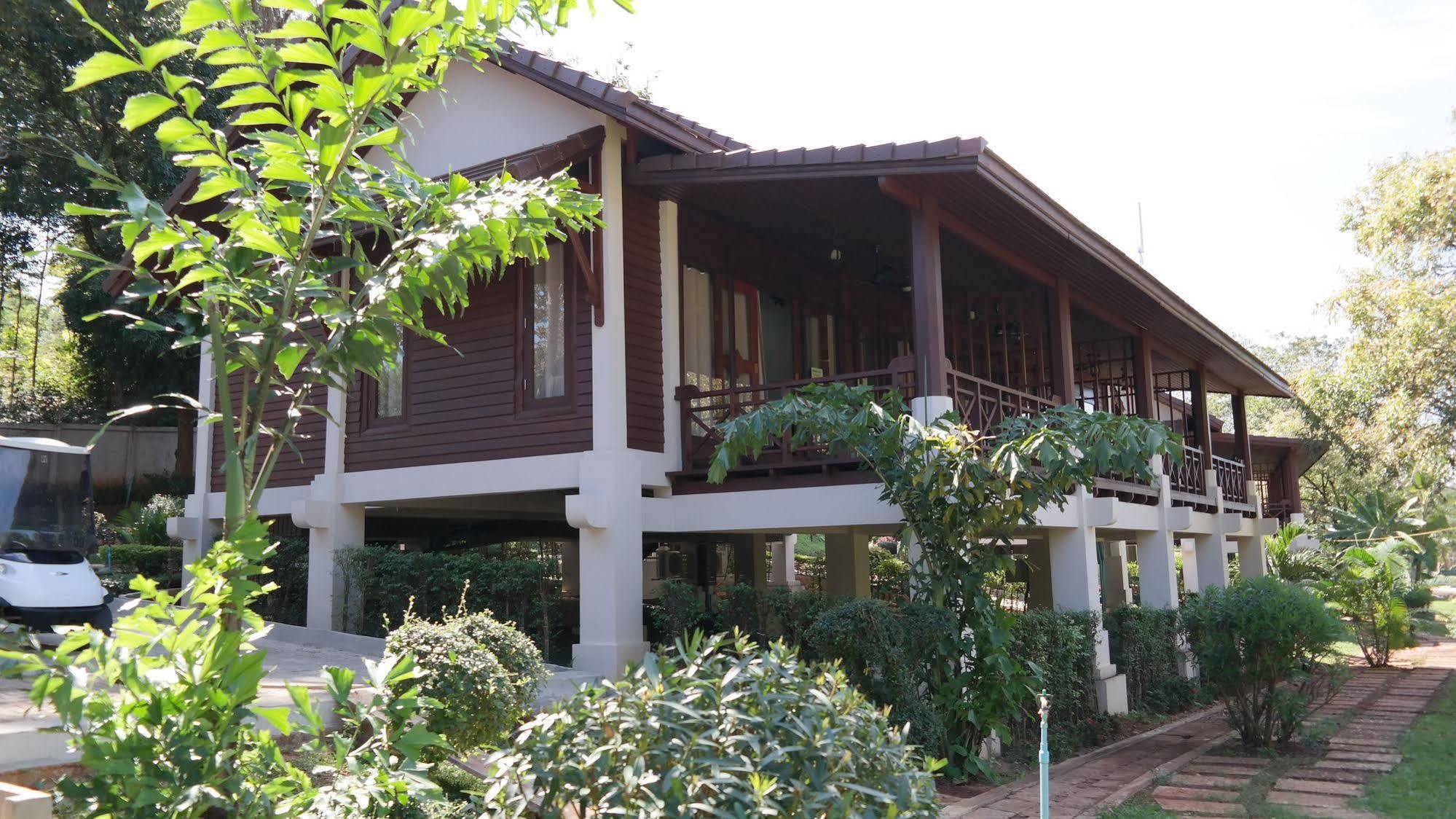 Phubachiang Golf & Resort Pakse Εξωτερικό φωτογραφία